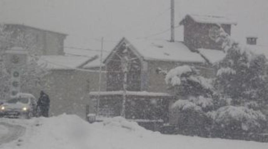 Hakkari&rsquo;de T&uuml;m K&ouml;y Ve Mezra Yolları Ulaşıma A&ccedil;ıldı
