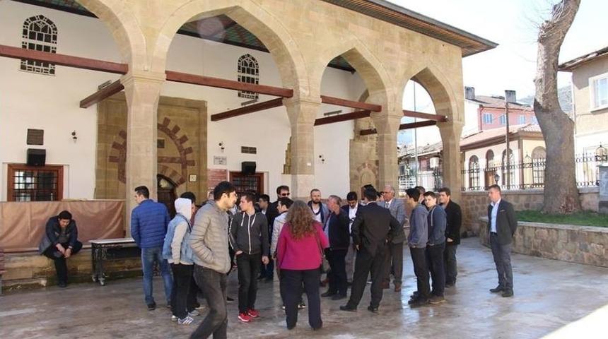 İstanbul Bilecikliler Derneği &Uuml;yeleri Ve &Ouml;ğrencilerden Osmaneli &Ccedil;ıkarması