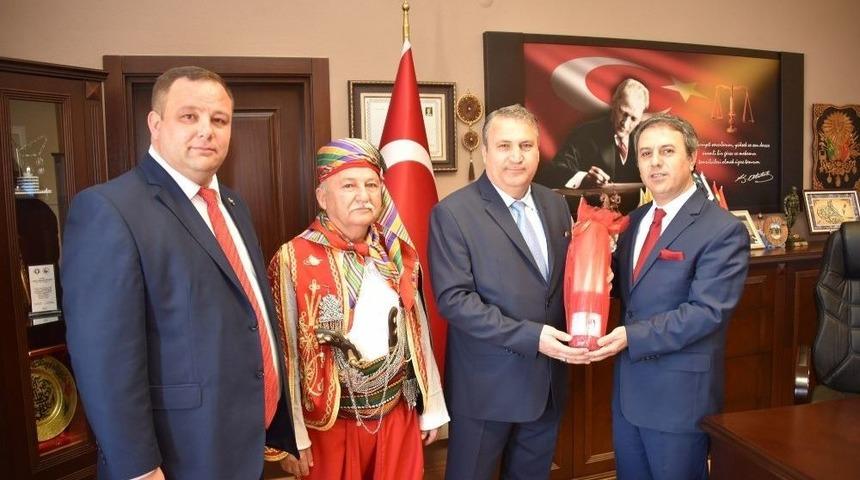 Başkan Çerçi Protokolü Güreşe Davet Etti