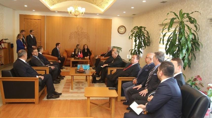 Slovakya Cumhuriyeti B&uuml;y&uuml;kel&ccedil;isi Anna Turenicova Vali Kam&ccedil;ı&rsquo;yı Ziyaret Etti