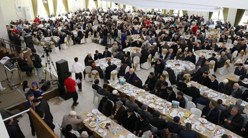 Kumru&rsquo;da 700 Yaşlı İnsan Yemekte Bir Araya Geldi