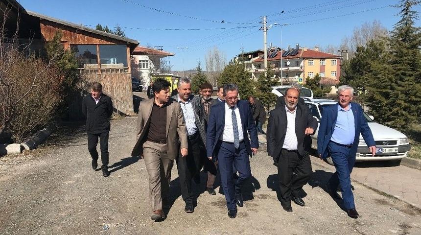 Pursaklar Belediye Başkanı &Ccedil;etin, Pe&ccedil;enek Mahallesi&rsquo;nde İncelemelerde Bulundu