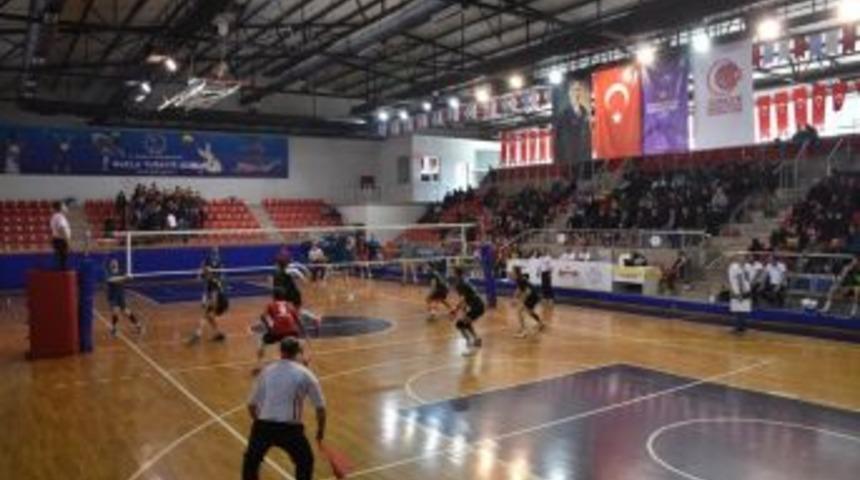 D&uuml;zce Belediyespor Voleybol Takımı Play Offlarda Elendi