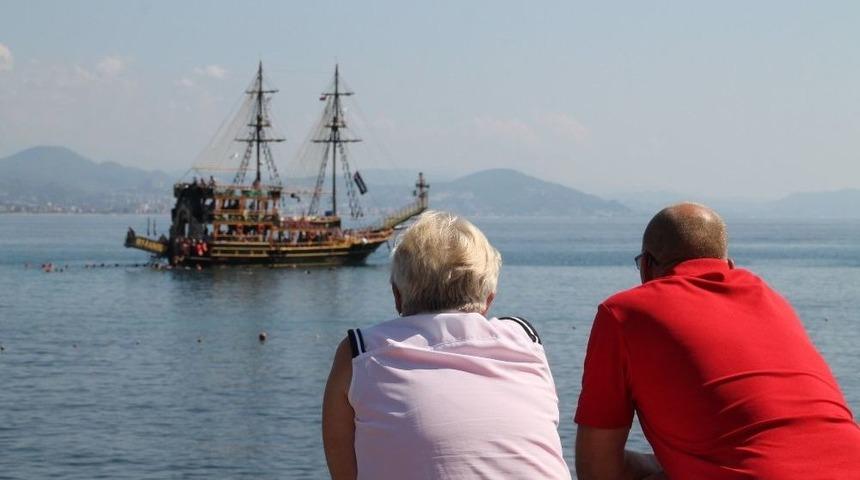 300 Bin Emekli Alanya&rsquo;da Tatil Yapacak