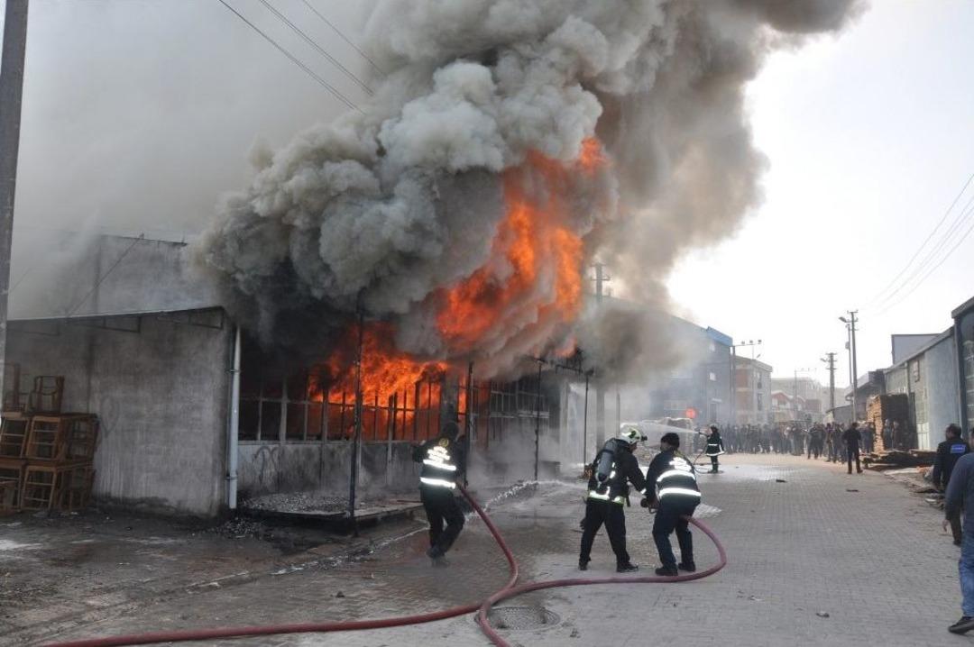 Mobilya Fabrikası K&uuml;le D&ouml;nd&uuml;