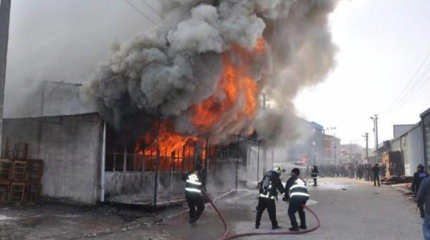 İneg&ouml;l&rsquo;De Koltuk Fabrikası Yangından K&uuml;le D&ouml;nd&uuml;