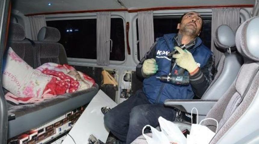 Minib&uuml;sten 30 Bin Paket Ka&ccedil;ak Sigara &Ccedil;ıktı