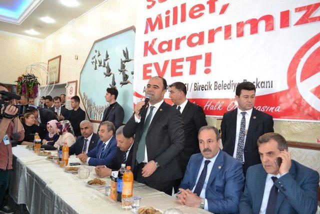 Bakan Çelik Birecikli Kadınlarla Bir Araya Geldi