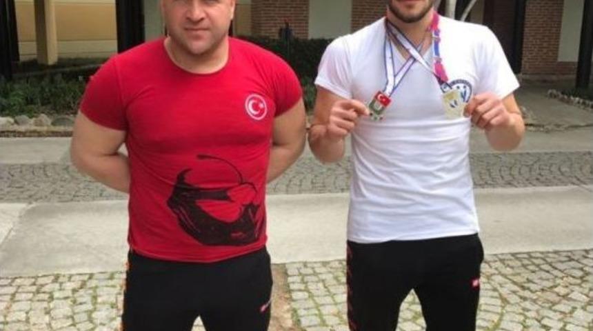 Bayburt &Uuml;niversitesi &Ouml;ğrencisinden Tarihi Başarı