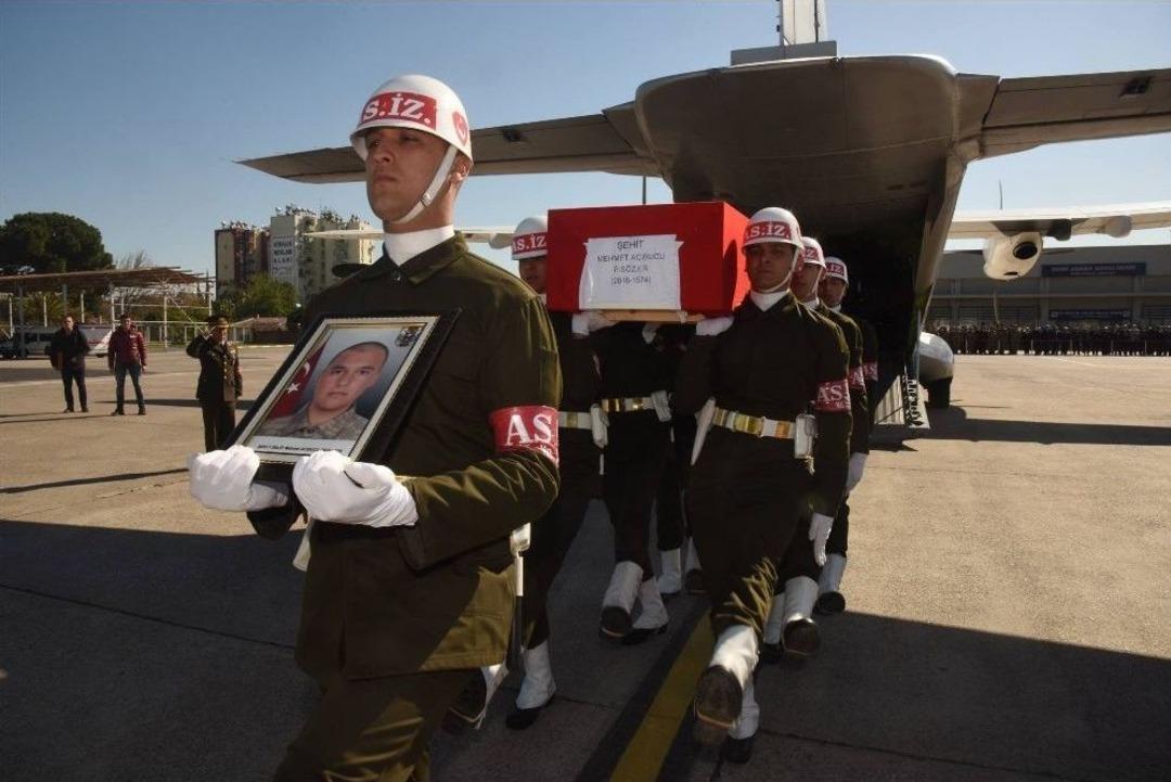 Şehid Uzman &Ccedil;avuş Acıbucu&rsquo;nun Naaşını Bakan Soylu Uğurladı