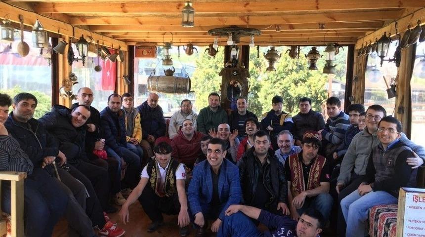 Engellilerin At Binme Sevinci