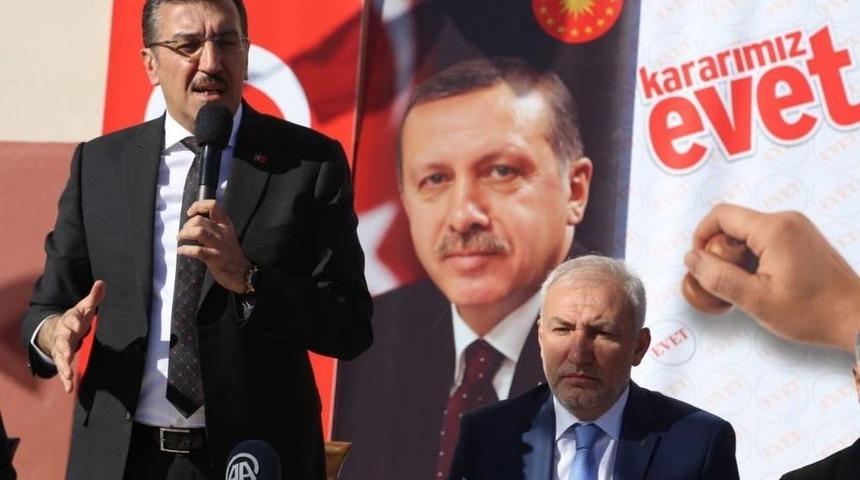 G&uuml;mr&uuml;k Ve Ticaret Bakanı B&uuml;lent T&uuml;fenkci: