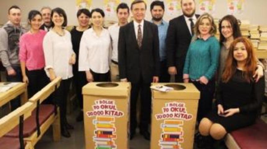 Uber "herkese Kitap" I&ccedil;in Bağışları Kapıdan Teslim Olacak