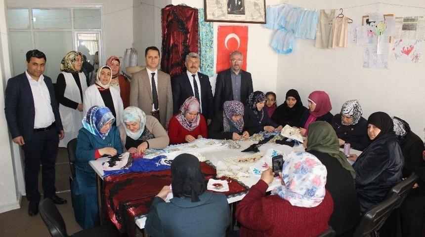 Suriyeli Kadınlar Meslek &Ouml;ğreniyor