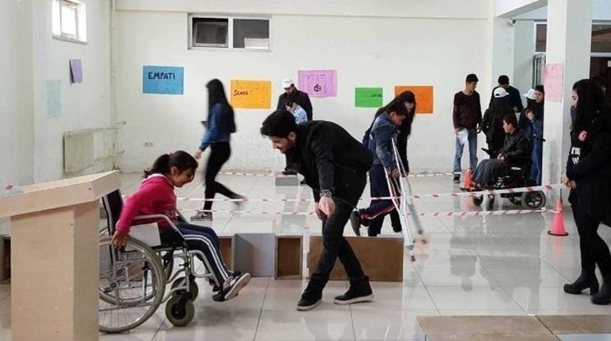 Gaziantep&rsquo;te Ortaokul &Ouml;ğrencilerine Engelsiz Yaşam Parkuru