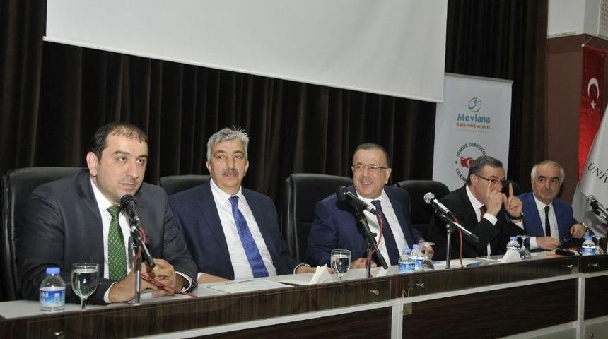 Sel&ccedil;uk&rsquo;ta Gelecek Ve Girişimcilik Konuşuldu