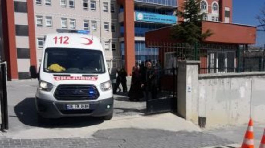 Başkent’te Doğum Günü İçin Sınıfa Getirilen Yaş Pastadan 13 Öğrenci Zehirlendi