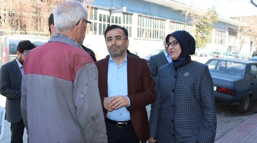 Ak Parti Heyeti Meram&rsquo;da Referandum &Ccedil;alışmalarını S&uuml;rd&uuml;rd&uuml;