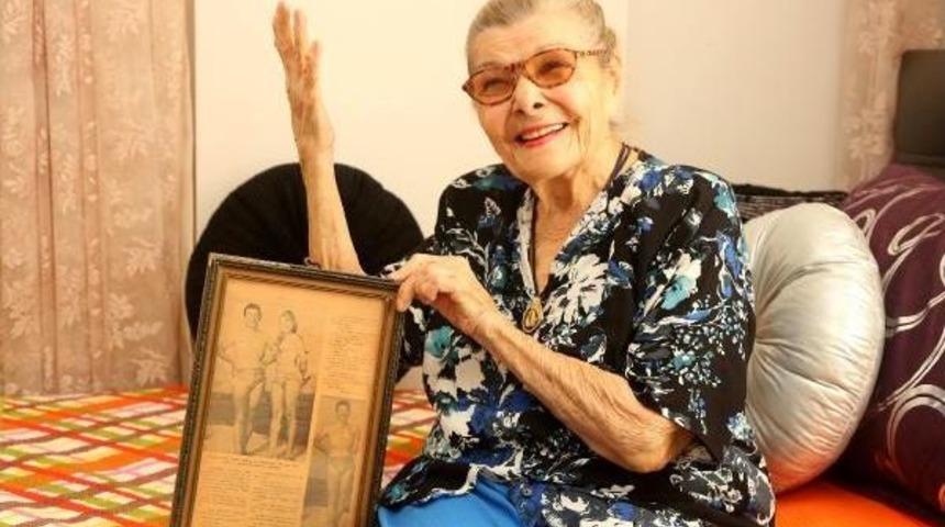 Yeşil&ccedil;am'ın &lsquo;Gecekondu Yosması&rsquo; Nimet Alp, Toprağa Verildi