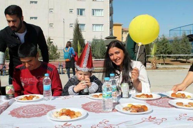 Silopi'de Down Sendromlu Çocuklar Için Eğlence