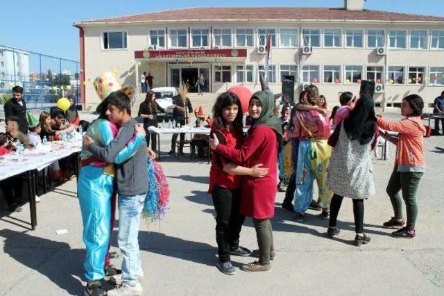 Silopi'de Down Sendromlu Çocuklar Için Eğlence