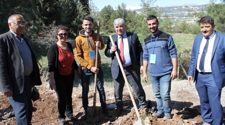 K&uuml;t&uuml;phaneler Haftasında 270 Ağa&ccedil; Dikimi Yapıldı