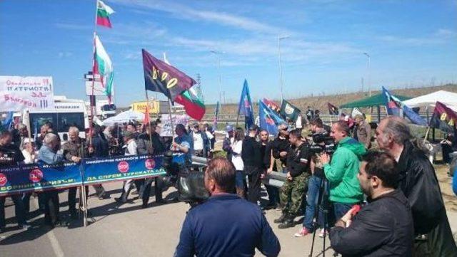 Bulgaristan'daki Seçime Giden Soydaşlara Protestocu Engeli (2)