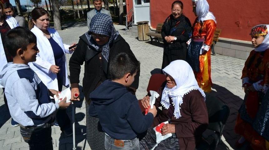 Kulu&rsquo;da D&uuml;nya Yaşlılar G&uuml;n&uuml;nde Yaşlılar Ziyaret Edildi