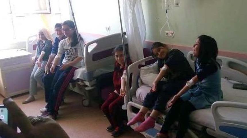 Emet'te 15 &Ouml;ğrenci Yiyecekten Zehirlendi