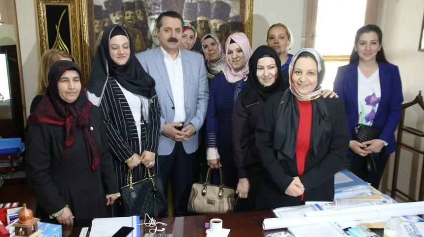 Sema &Ccedil;ift&ccedil;i Ve Başkan Eşlerinin Evet &Ccedil;alışması S&uuml;r&uuml;yor