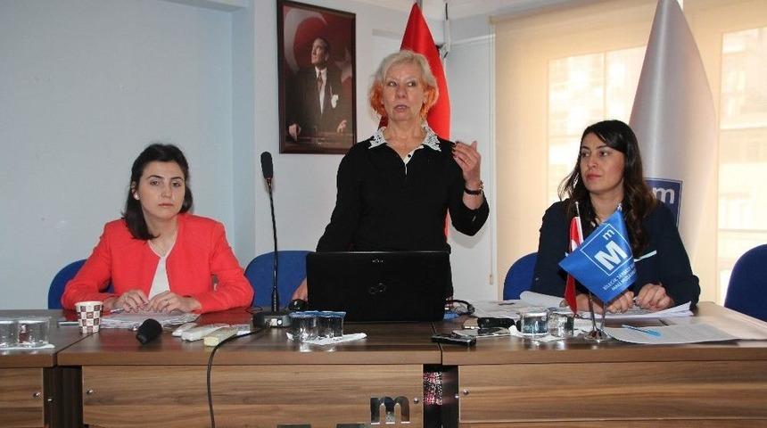 Bilecikli Eczacılara Smart Ve Akıllı Eczane Modeli Projesi Semineri Verildi