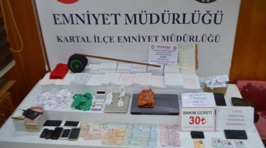 (&ouml;zel Haber) M&uuml;şterilerine Numarat&ouml;rle Sıra Veren Sahte Hoca Yakalandı