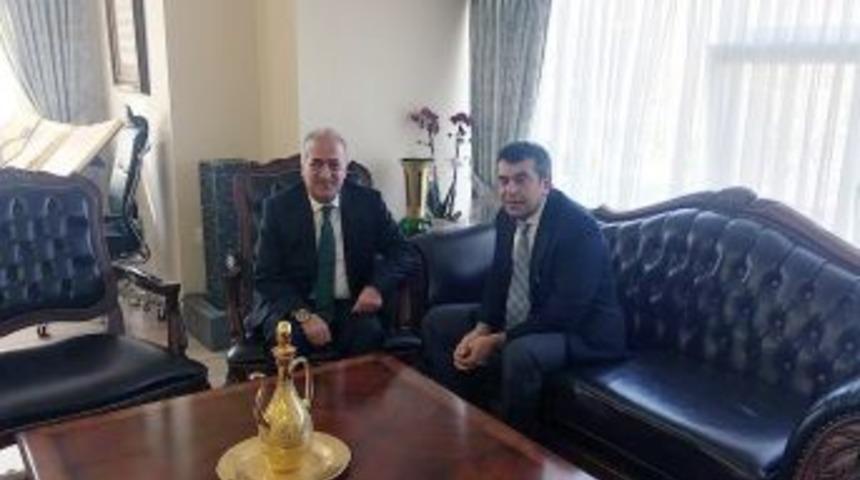 Rekt&ouml;r &Ccedil;omaklı&rsquo;dan Milli Eğitim M&uuml;steşarı Yusuf Tekin&rsquo;e Ziyaret