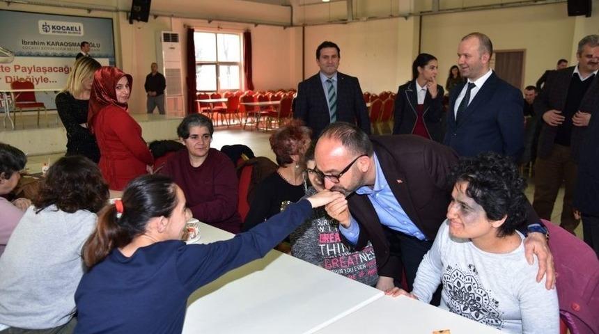 Başkan &Uuml;z&uuml;lmez, &Ouml;zel &Ccedil;ocuklarla Bir Araya Geldi