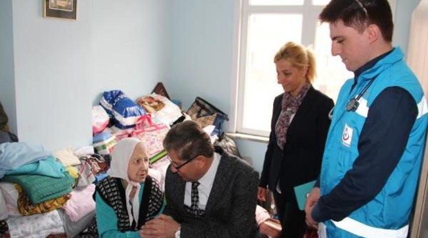 Kaymakamdan Evlerinde Sağlık Hizmeti Alan Yaşlılara Ziyaret