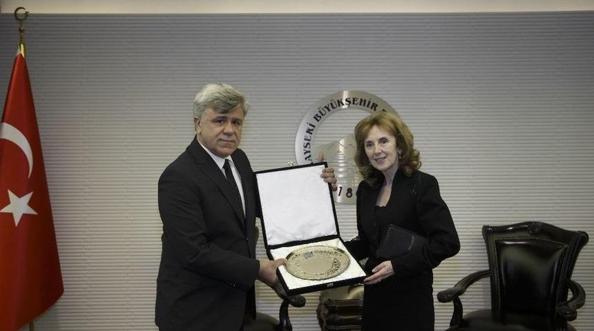 Slovakya B&uuml;y&uuml;kel&ccedil;isi, B&uuml;y&uuml;kşehir Belediyesi&rsquo;ni Ziyaret Etti