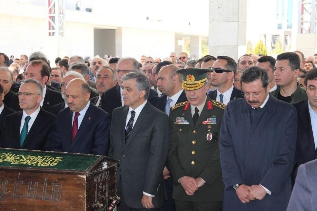 Tobb Başkanı Hisarcıklıoğlu&rsquo;nun Annesi Son Yolculuğuna Uğurlandı