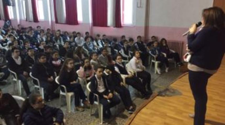 Avukat &Ccedil;am, &Ouml;ğrencilere Mesleğini Anlattı