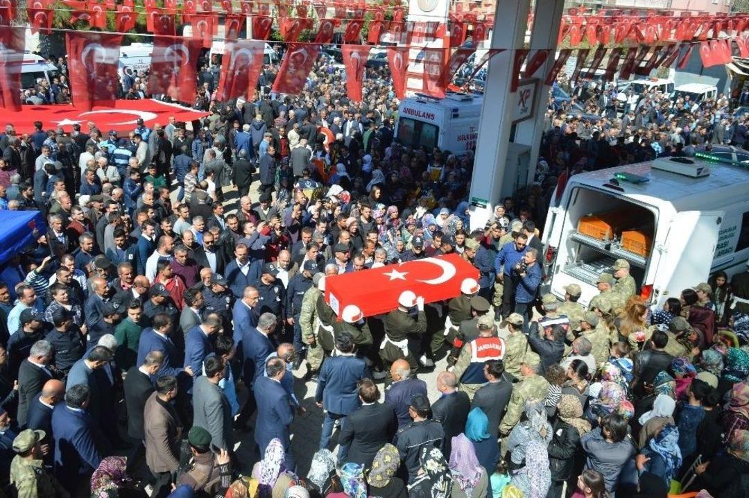 Şehidin Ablası: &ldquo;kurban Olurum Ben &Ouml;leydim&rdquo;