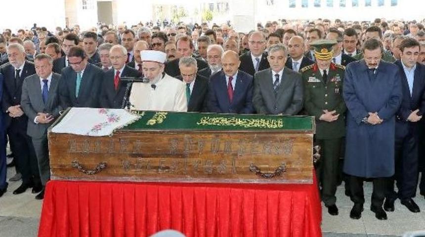 Tobb Başkanı Hisarcıklıoğlu'nun Annesi Solmaz Hisarcıklıoğlu, Son Yolculuğuna Uğurlandı