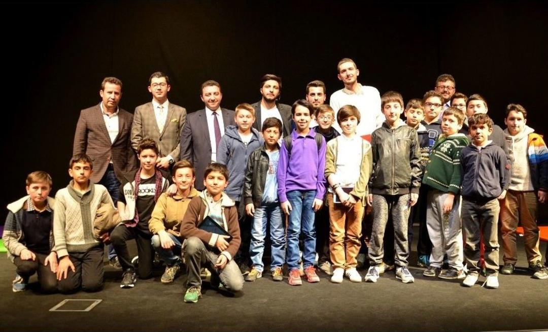 &ldquo;s&ouml;zler K&ouml;şk&uuml;&rdquo; S&ouml;zc&uuml;leri Boz&uuml;y&uuml;k&rsquo;te Yoğun İlgi G&ouml;rd&uuml;