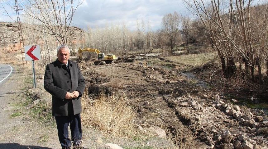 İncesu Belediyesi Islah &Ccedil;alışmalarına Derebağ Mevkiinde Devam Ediyor