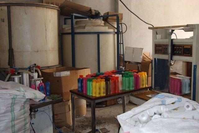Adana’da Sahte Şampuan Ve Deterjan Operasyonu