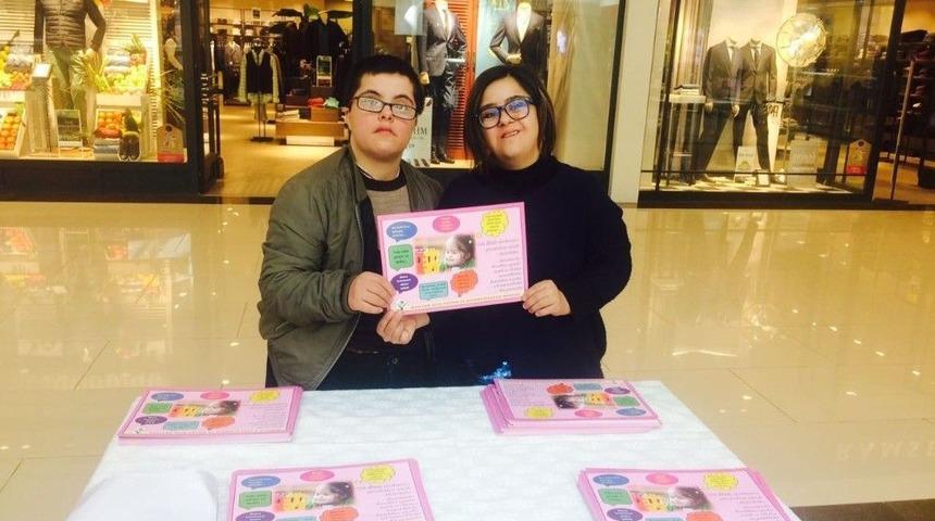 Down Sendromu &Ouml;ğrencilerden Farkındalık Standı