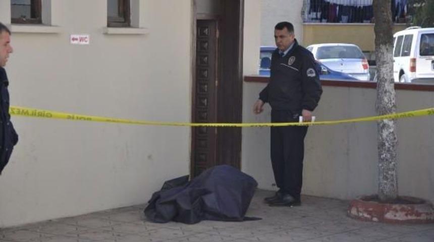 Gaziantep'te, Cami Tuvaletinde &Ouml;l&uuml; Bulundu