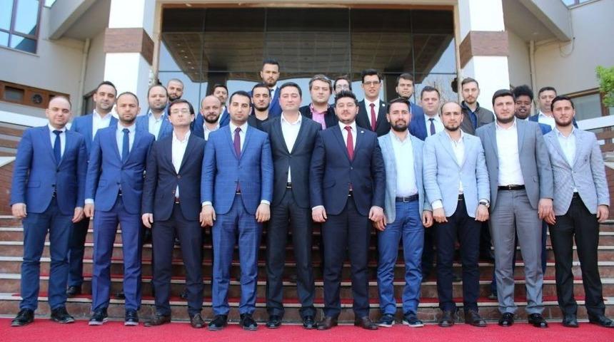 Manisa&rsquo;da Gen&ccedil; Başkanlar G&uuml;&ccedil; Birliği Oluşturdu