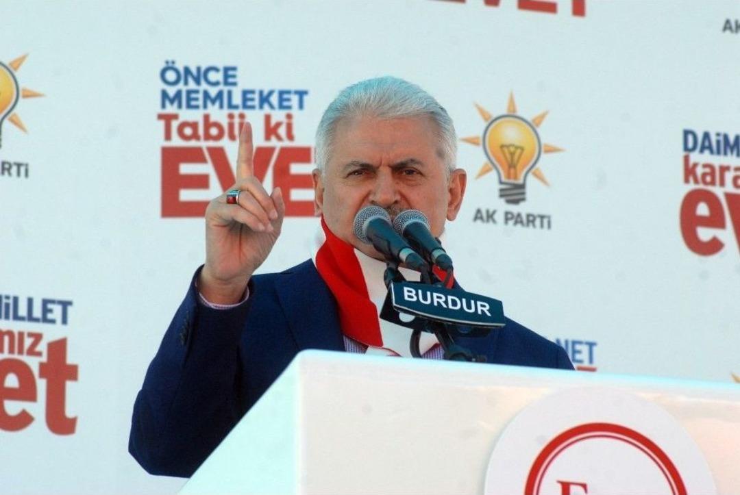 Başbakan Yıldırım: "kılı&ccedil;daroğlu&rsquo;nun D&uuml;nyadan Haberi Yok, &Uuml;fl&uuml;yor &Uuml;fl&uuml;yor"