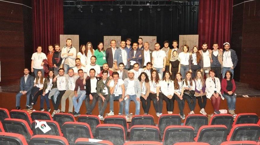 Uşak Belediyesi 1. Tiyatro Festivali Coşkuyla Başladı