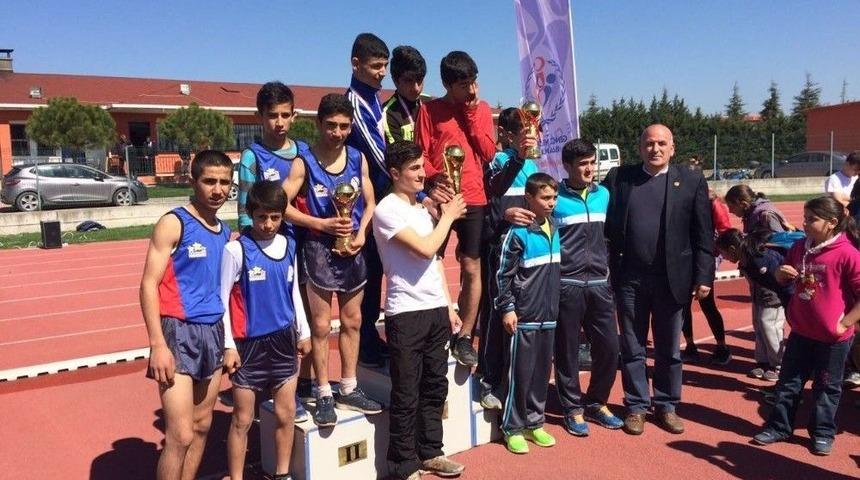 Yunusemre&rsquo;den Atletizmde Rekor Başarı