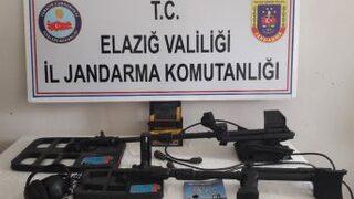 Defineciler Dedektör İle Yakalandı